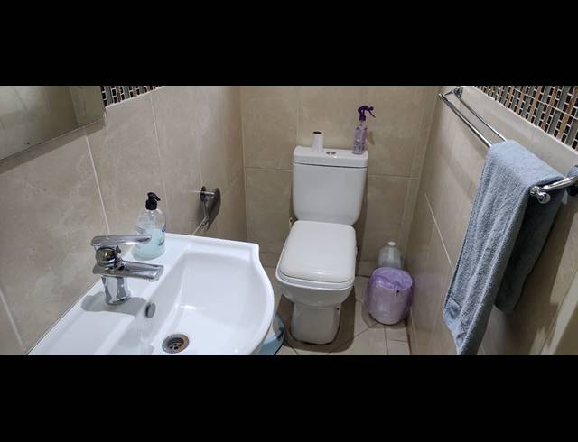6 BEDROOM HOUSE FOR SALE IN ZINNIAVILLE
